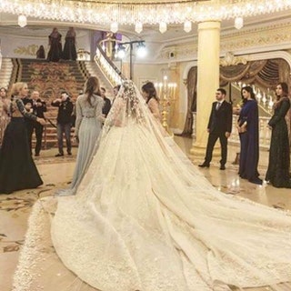 Невеста Мариам Бажаева в платье Zuhair Murad Haute Couture.