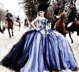 В платье Dior Couture на съемках для журнала Vanity Fair.