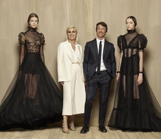 Мария Грация Кьюри и Пьерпаоло Пиччоли с моделями в нарядах из коллекции Valentino Haute Couture FW 2016