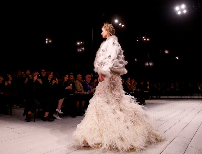 Мода в Стране чудес новая коллекция Alexander McQueen