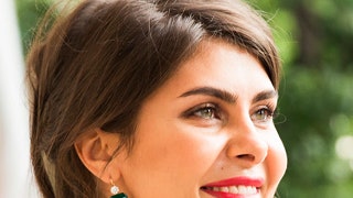 Надежда Оболенцева на ужине Cartier в Резиденции Посла Франции