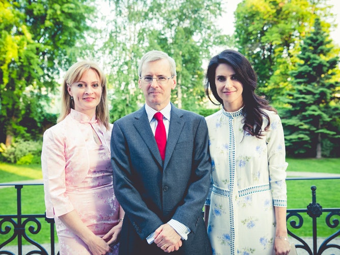 Коктейль Tatler и Garrard в резиденции посла Великобритании