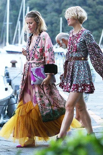 В кимоно Gucci и платье Dries Van Noten