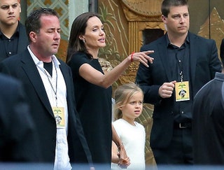 Анджелина Джоли с дочерью Вивьен.