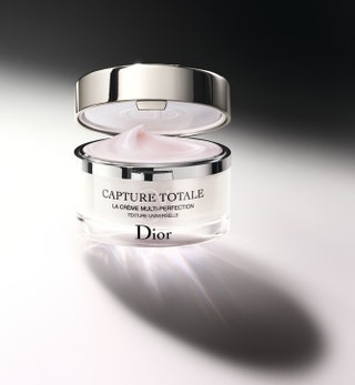 Омолаживающий крем Capture Totale MultiPerfection от Dior.