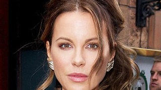 Вечер Dior в пабе The Audley в Лондоне фото Кейт Бекинсейл Кейт Мары Эммы Робертс и других | Tatler