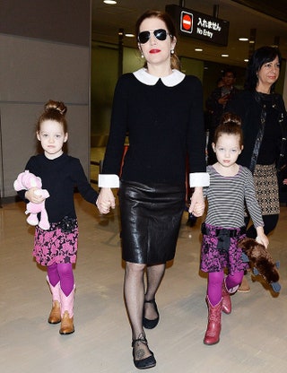 Лиза Мария Пресли с дочерьми Харпер и Финли.