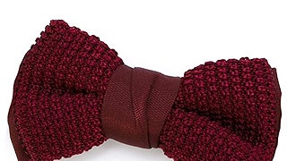 Идеи подарка на 23 февраля свитеры ремни браслеты сумки очки ботинки и кеды | Tatler
