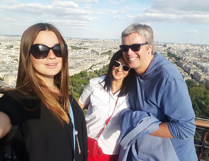 Александра Стриженова с родителями в Париже