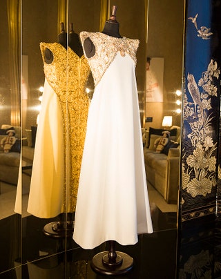 Платье Chanel Haute Couture в ожидании своей хозяйки.