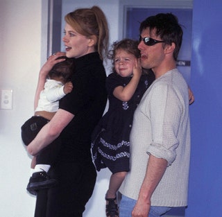 Николь Кидман и Том Круз с приемными детьми. Пара взяла на воспитание Изабеллу в 1993 году а Коннора — в 1995 году.