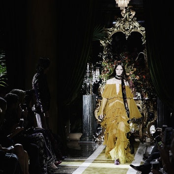Неделя моды в Милане: Наташа Поли на показе Roberto Cavalli