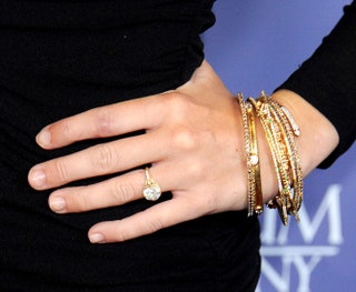 Кольцо Neil Lane которое Лиам подарил Майли на помолвку в 2012 году.