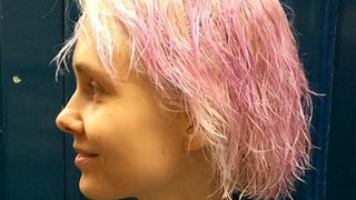 Волосы розового цвета модный тренд на фото Ольги Карпуть Натальи Якимчик и других | Tatler