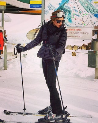 Линдси Лохан на лыжной прогулке в Швейцарии.