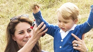 Герцогиня Кэтрин и маленький принц в полоклубе в Глостершире