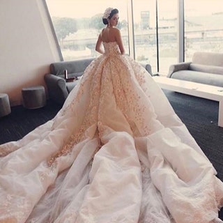 Анна Елашвили в свадебном платье за шесть тысяч долларов.