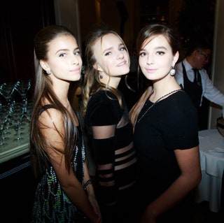 София Евдокименко Арина Кузьмина и Александра Стриженова в Chanel.