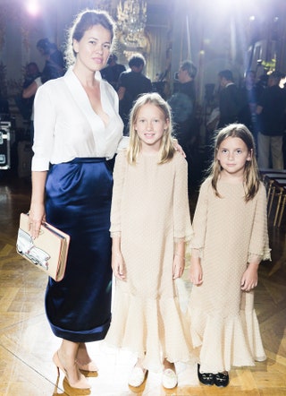 Ирина Милова с дочерьми.