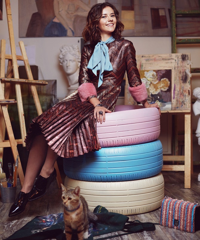 Анастасия Гришаева в платье Gucci ботинках Marella и украшениях Chanel Joaillerie