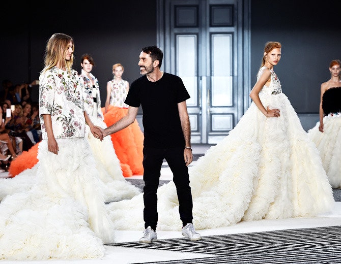 Неделя Высокой моды в Париже показ Giambattista Valli