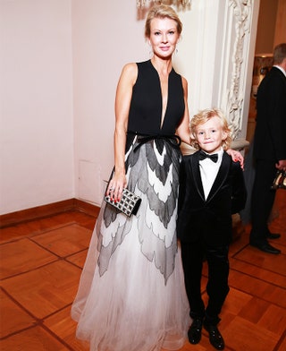 Виктория Борисевич в Yanina Couture с сыном.