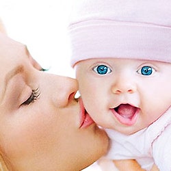 Кристина Агилера с новорожденной дочкой на обложке People