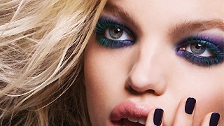 Tom Ford весенняя коллекция макияжа с тенями для модных цветных smoky eyes | Tatler