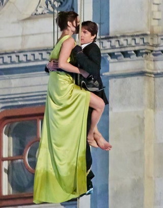 Ребекка Фергюсон и Том Круз на съемках сцены в Венской опере.