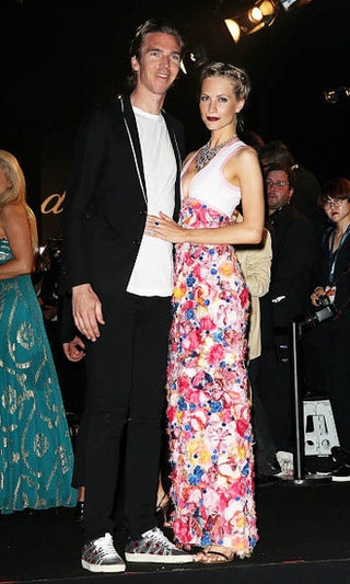 Джеймс Кук и Поппи Делевин в Chanel Couture.