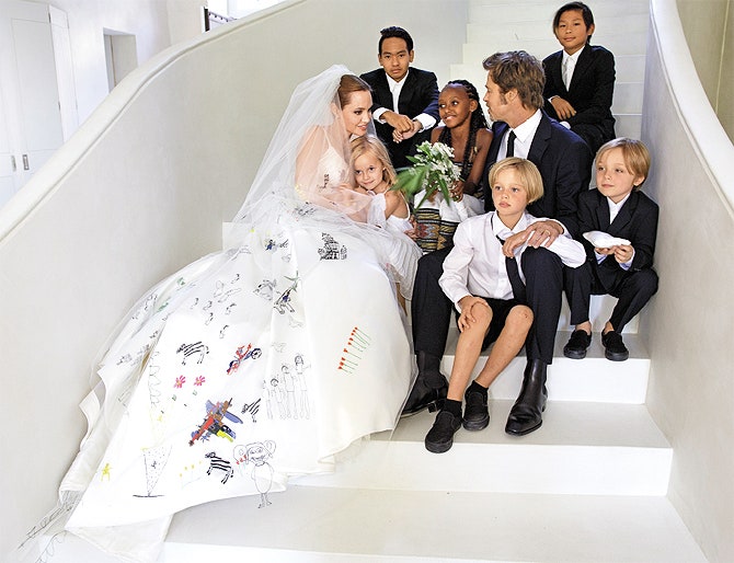 Анджелина Джоли в свадебном платье Versace