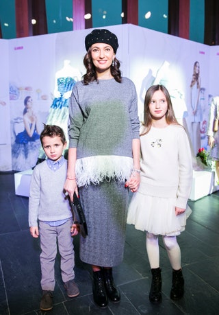 Снежана Георгиева с детьми.