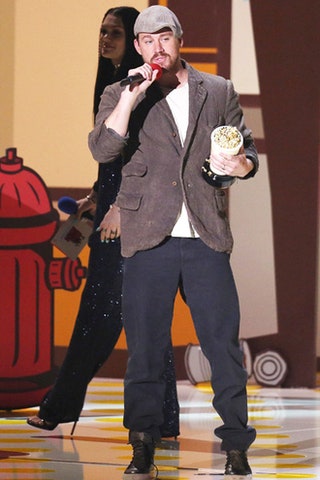 Ченнинг Татум с наградой «Лучший комедийный актер» за роль в фильме «Мачо и ботан 2».