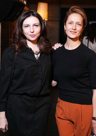 Алиса Хазанова и Виктория Исакова.