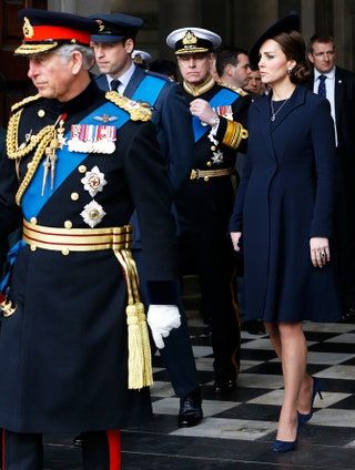 Принц Чарльз принц Уильям принц Эндрю и герцогиня Кэтрин.