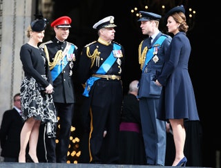 Графиня Софи принц Эдвард принц Эндрю принц Уильям и герцогиня Кэтрин.