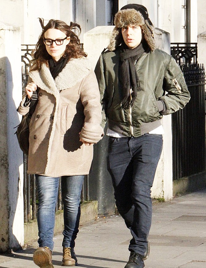 Беременная Кира Найтли и Джеймс Райтон на прогулке в Лондоне