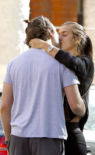 Ирина Шейк и Брэдли Купер фото целующейся пары на свидании в Лондоне | Tatler