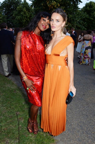 Наоми Кэмпбелл в Givenchy и Маша Маркова.