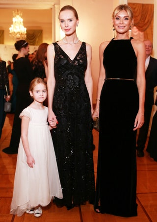 Илона Столье с дочерью и Юлия Куприянова.