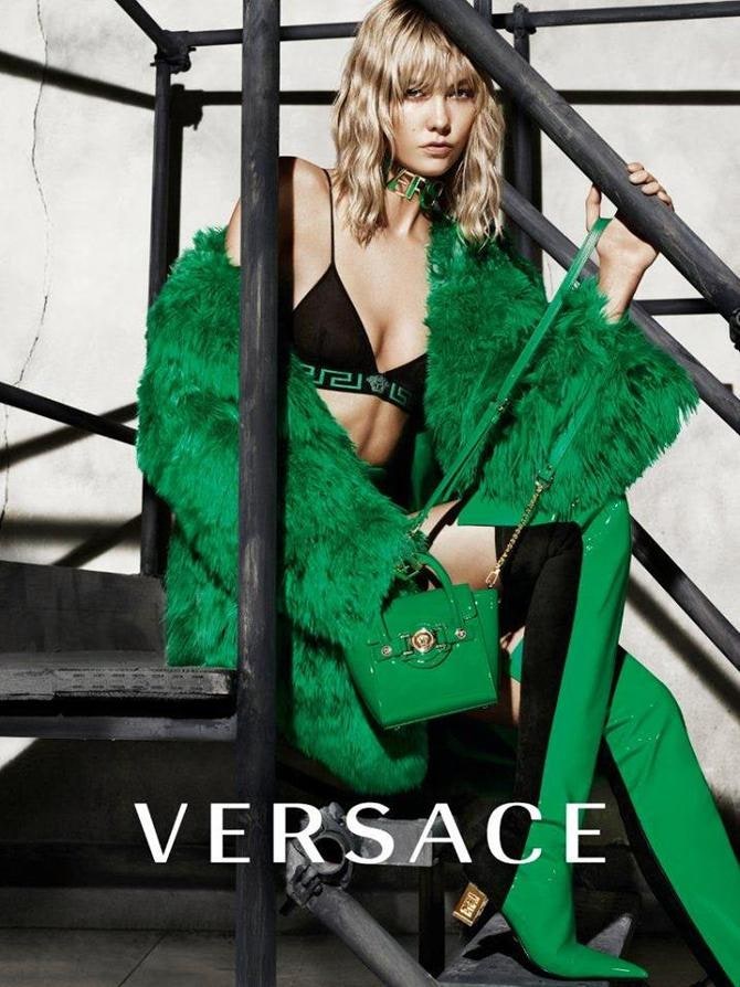 Карли Клосс в новой рекламной кампании Versace