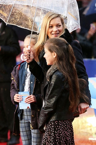 Кейт Мосс с дочерью Лилой Грейс и ее подругой.