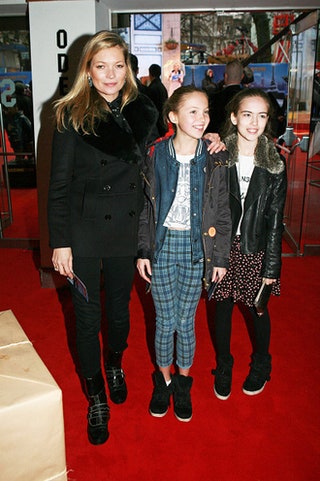 Кейт Мосс с дочерью Лилой Грейс и ее подругой.