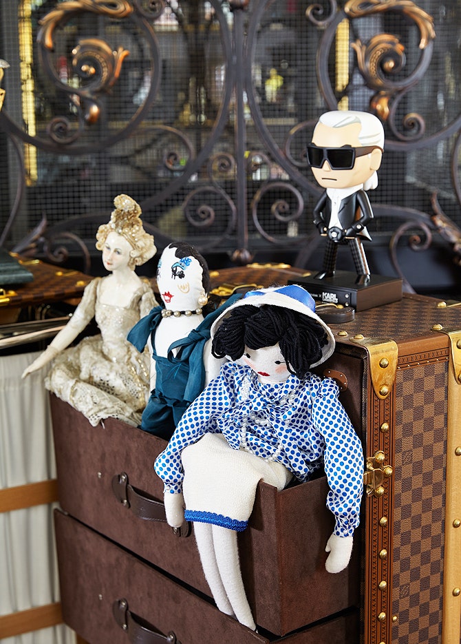 Часть Юлиной коллекции кукол