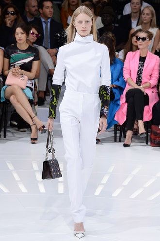 Неделя моды в Париже показ Dior