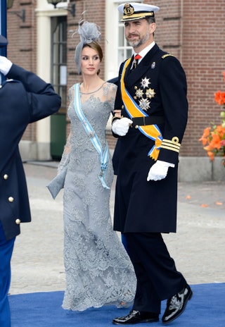 В платье Felipe Varela и шляпке  Maria Nieto.