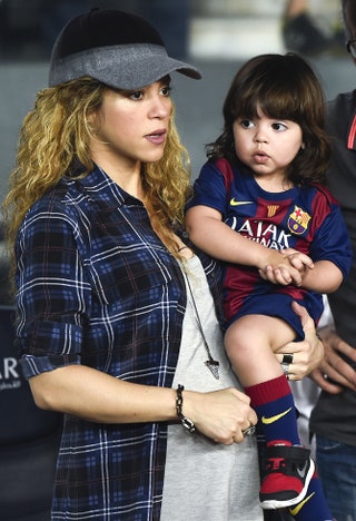 Шакира с сыном Миланом.