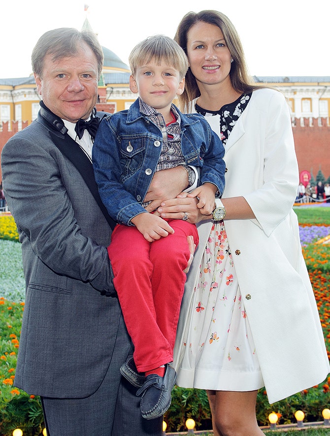 Оксана и Игорь Бутман с сыном Марком на фестивале цветов на Красной площади