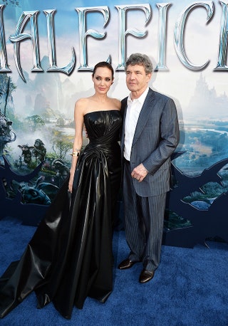 Анджелина Джоли и режиссер фильма «Малефисента» Роберт Стромберг.