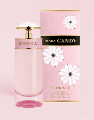 Аромат Prada Candy Florale вы можете отказывать себе в сладком по жизни но не при нанесении очередной «конфетной»...